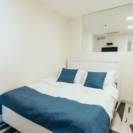 Almog Beach Apt Hotel מלון דירות אלמוג ביץ' Хайфа Экстерьер фото