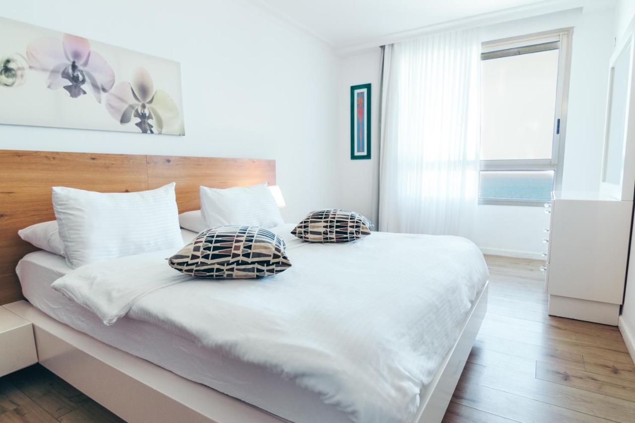 Almog Beach Apt Hotel מלון דירות אלמוג ביץ' Хайфа Экстерьер фото