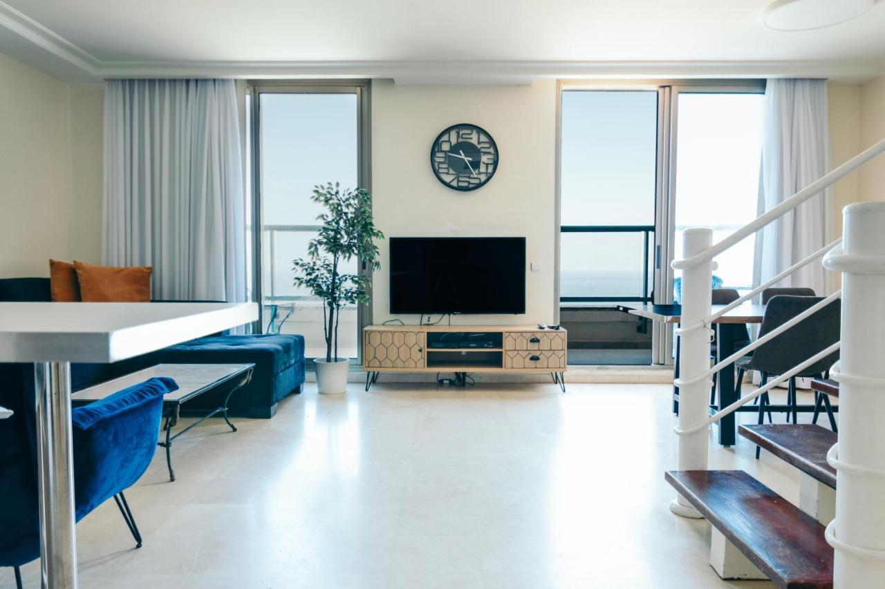 Almog Beach Apt Hotel מלון דירות אלמוג ביץ' Хайфа Экстерьер фото