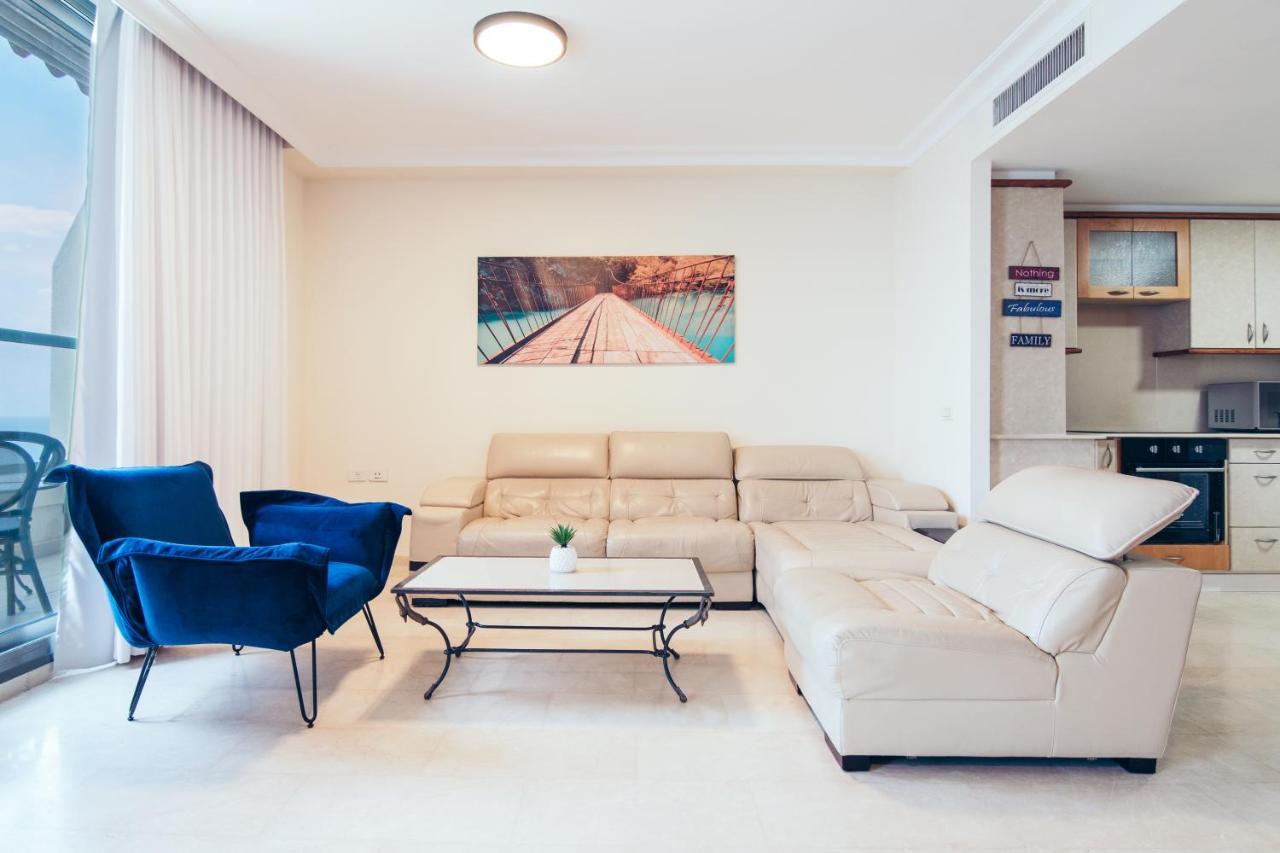 Almog Beach Apt Hotel מלון דירות אלמוג ביץ' Хайфа Экстерьер фото