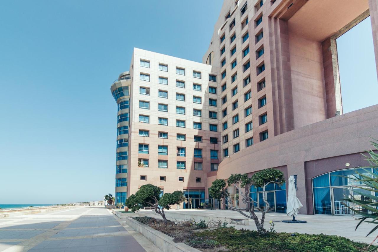 Almog Beach Apt Hotel מלון דירות אלמוג ביץ' Хайфа Экстерьер фото