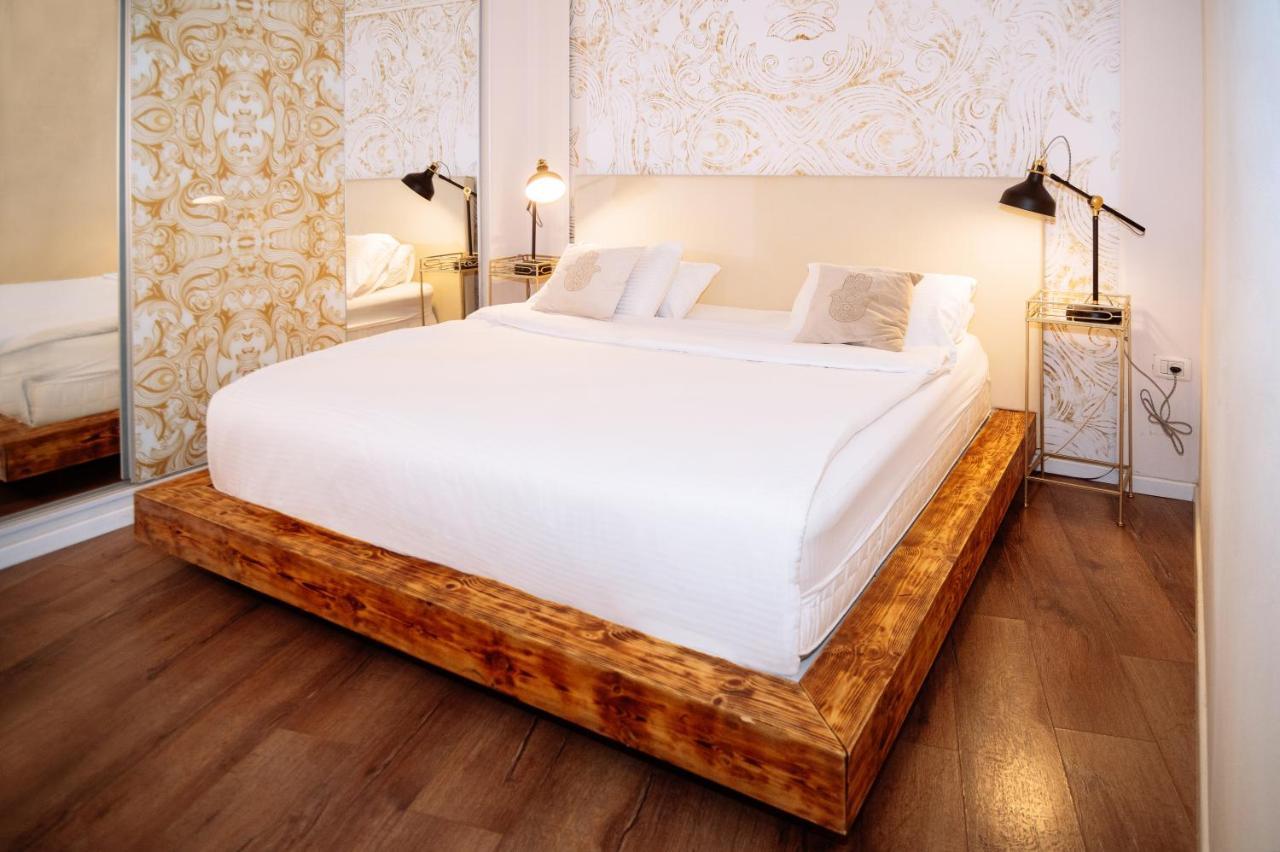 Almog Beach Apt Hotel מלון דירות אלמוג ביץ' Хайфа Экстерьер фото